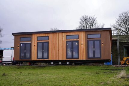 Chalet modular Odyssey Waterside 2026 – elegancia y confort premium