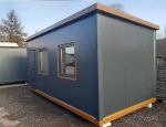 Pabellón de oficina 17 m² (6×2,9 m) – diseño moderno antracita y acabados de madera (aislamiento 100 mm)