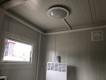 Contenedor oficina y vivienda 4×2,2 m con baño y ducha – aislamiento 7,5 cm (puerta Hörmann)