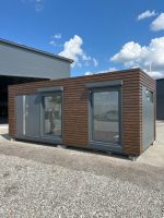 Módulo habitable prefabricado 21 m² (7x3 m) – acabado madera de nogal y baño con bañera
