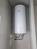 Monobloque de servicios «Urban Prestige» 10x3 m – acabado HPL y tejado doble (baños múltiples + accesible)