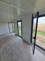 Módulo prefabricado 15 m² «Design» (6×2,5 m) – oficina acristalada antracita (aislada)
