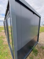 Módulo prefabricado 15 m² «Design» (6×2,5 m) – oficina acristalada antracita (aislada)