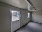 Monobloque de oficina 6×2,5 m (15 m²) – con aire acondicionado Hisense y rejas de seguridad