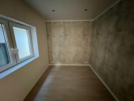 Casa móvil residencial «King I» 12x4 m – altura 2,60 m y aislamiento extra de 20 cm (triple acristalamiento)