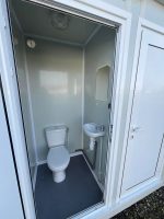 Módulo sanitario prefabricado doble (2 baños independientes) – WC hombres/mujeres aislado