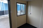 Contenedor de 20 pies equipado «bar quiosco» – aislado con amplia puerta basculante (gris antracita)