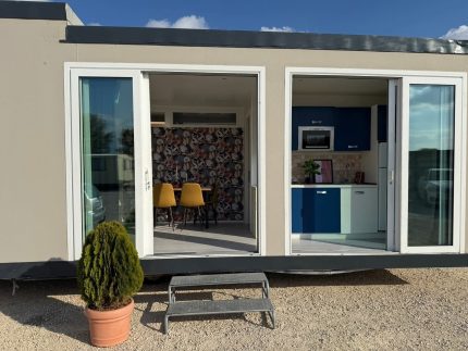 Casa móvil Alaska – diseño moderno, 2 dormitorios, lista para habitar