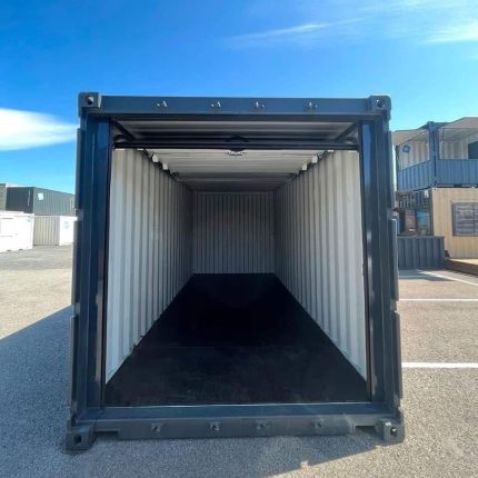 Contenedor marítimo 20 pies – con puerta enrollable