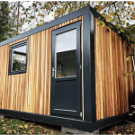 Módulo contenedor habitacional 4x3 m «Aménagé» – diseño moderno en madera IPE (ventana panorámica)