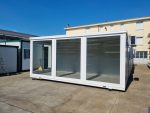 Monobloque de oficina «Showroom» acristalado (6×2,5 m) – con clima Hisense y cristales antirrobo