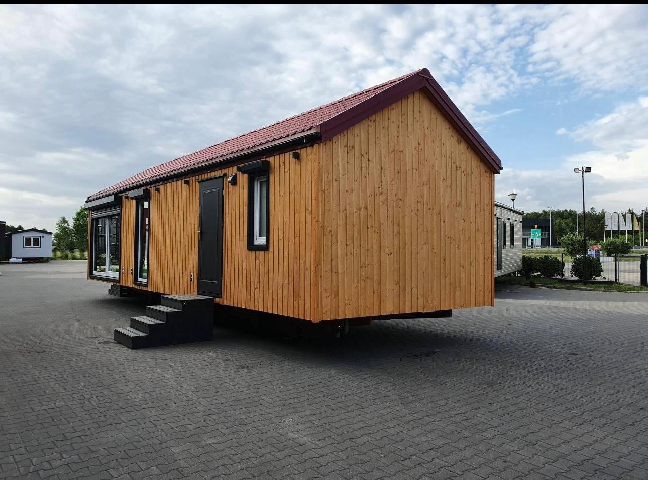 Casa móvil «Reale I» 12x4 m – chalet residencial con 3 dormitorios (acabados de madera y diseño moderno) Casa móvil «Reale I» 12x4 m – chalet residencial con 3 dormitorios (acabados de madera y diseño moderno)