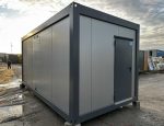 Contenedor sanitario 20 pies usado (6×2,4 m) – bloque de 6 duchas con caldera de 300 l y lavandería