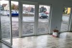 Módulo comercial 29,4 m² (6×4,9 m) – tienda prefabricada aislada con persianas y calefacción