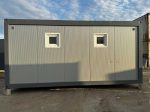 Contenedor sanitario 20 pies usado (6×2,4 m) – bloque de 6 duchas con caldera de 300 l y lavandería