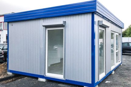 Módulo comercial 29,4 m² (6×4,9 m) – tienda prefabricada aislada con persianas y calefacción