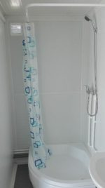 Contenedor social 21 m² (7x3 m) «Full Pack» – cocina, baño con ducha y vestuario (aislamiento 100 mm)
