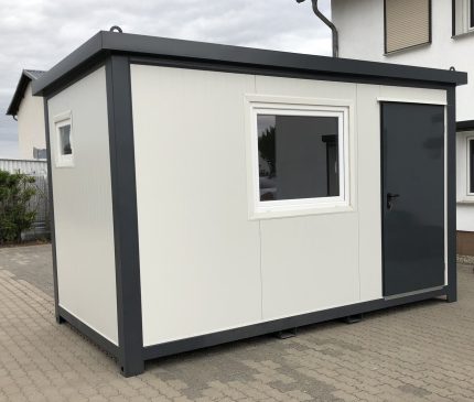 Contenedor oficina y vivienda 4×2,2 m con baño y ducha – aislamiento 7,5 cm (puerta Hörmann)