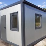 Contenedor sanitario vestuario 6×2,9 m – doble entrada con ducha y 2 inodoros (aislamiento 100 mm)