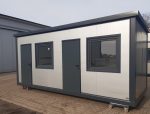 Contenedor social 21 m² (7x3 m) – vestuario con WC y calefacción (aislamiento premium 100 mm)