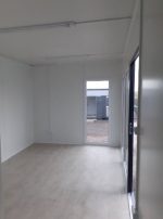 Módulo comercial acristalado 18 m² (6x3 m) con baño – aislamiento premium 100 mm (showroom / oficina)