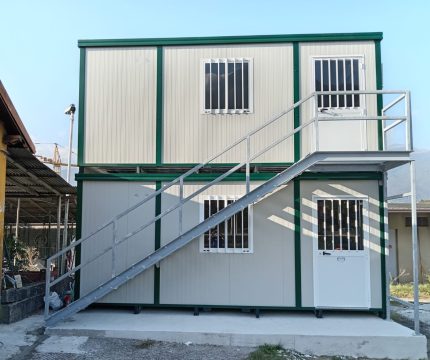 Monobloque oficina 6 m con baño y ducha – estructura reforzada apilable con aire acondicionado