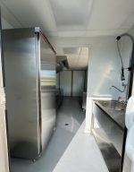 Contenedor de 20 pies equipado «snack bar» – cocina completa (frigoríficos, campana, freidora)