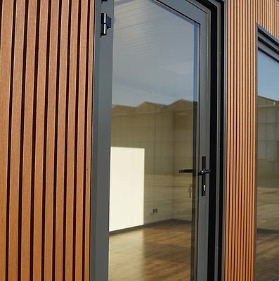 Módulo prefabricado 18 m² (6x3 m) – diseño moderno y aislamiento 100 mm (oficina/showroom)